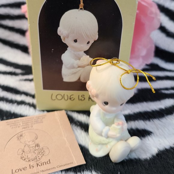 PRECIOUS MOMENTS Ornament "Love Is Kind" - Picture 1 of 4